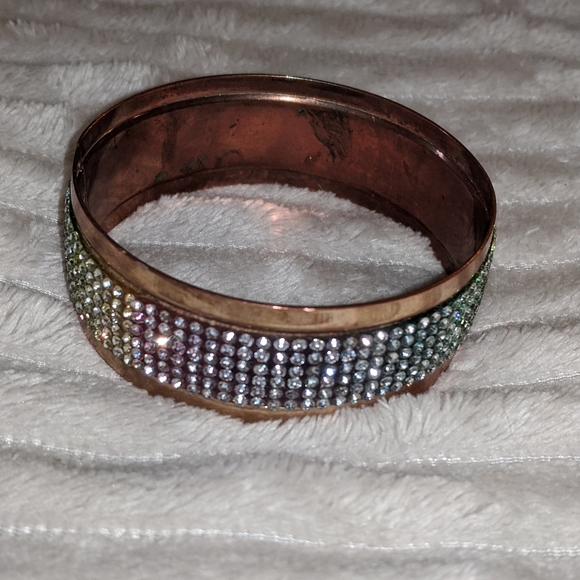 BEAUTIFUL Vintage Rainbow w/Cubic Zirconia Stones Bangle Bracelet - Picture 3 of 10